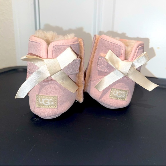 UGG Other - UGG Baby Girls’ Jesse Bow II Crib Shoes